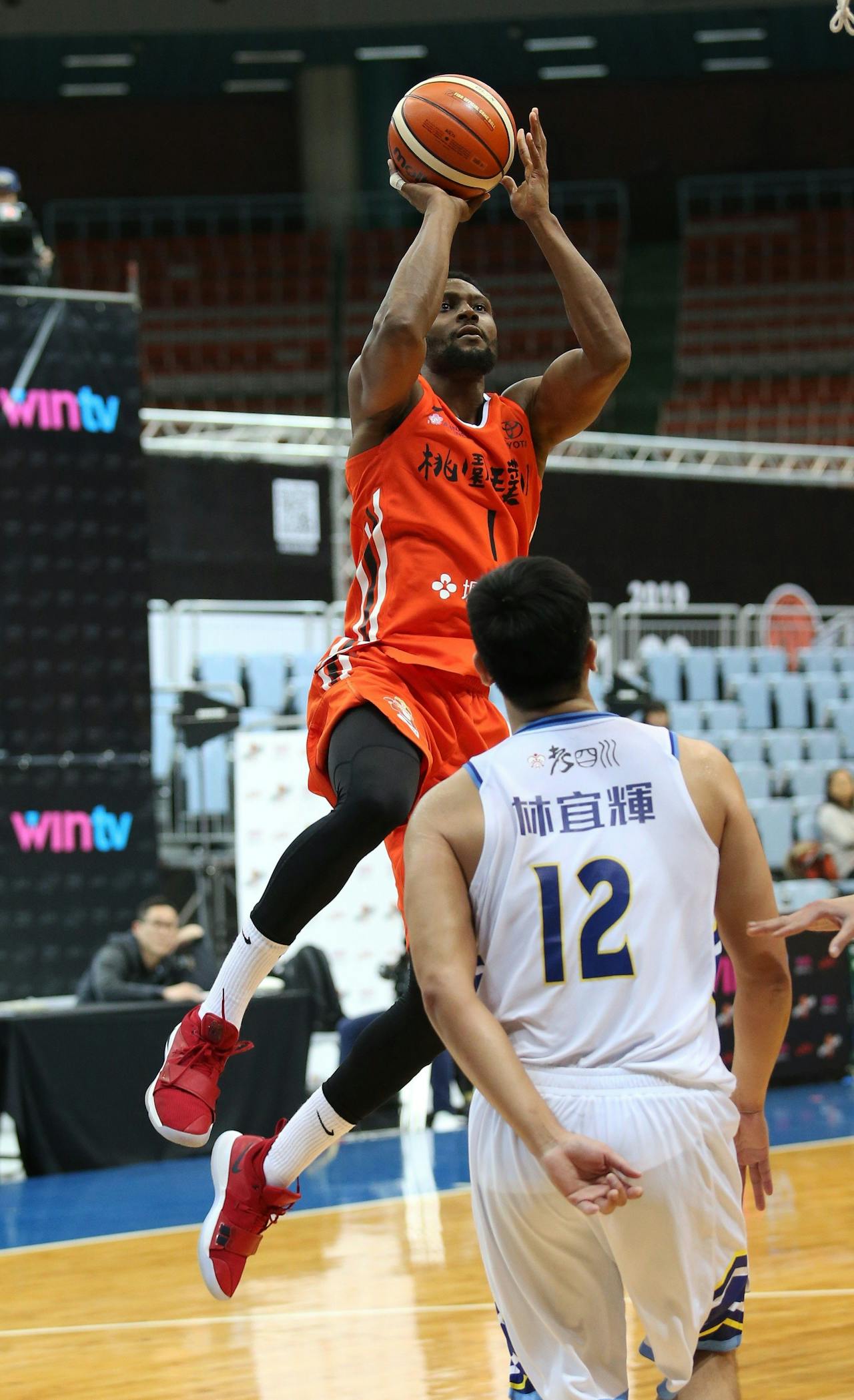 开云官网-清晨体能课后;克里夫兰骑士队长鼓劲备战亚冠;球迷炸锅;身体对抗强度拉满的简单介绍