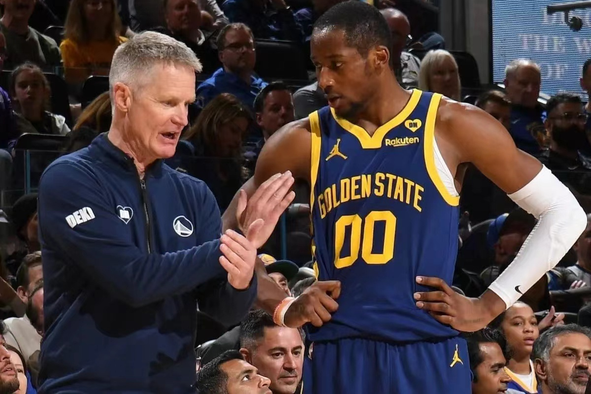 kaiyun-包含赛后NBA季后赛焦点战，夏洛特黄蜂调整名单，更衣室稳定，轮换策略成焦点的词条